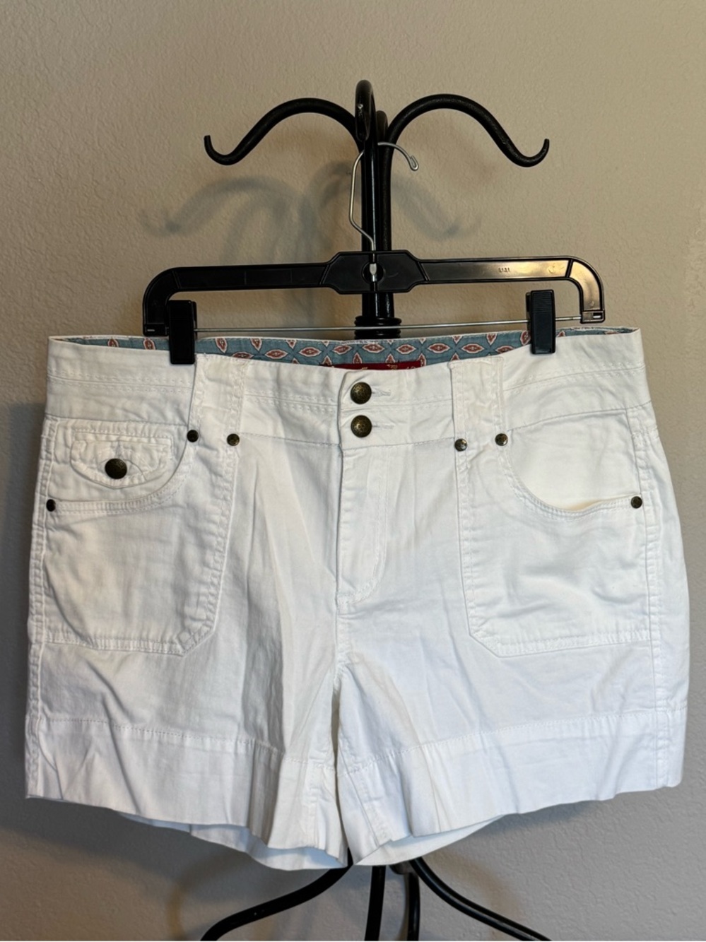 White Women's Casual Cotton Blend Shorts - 12